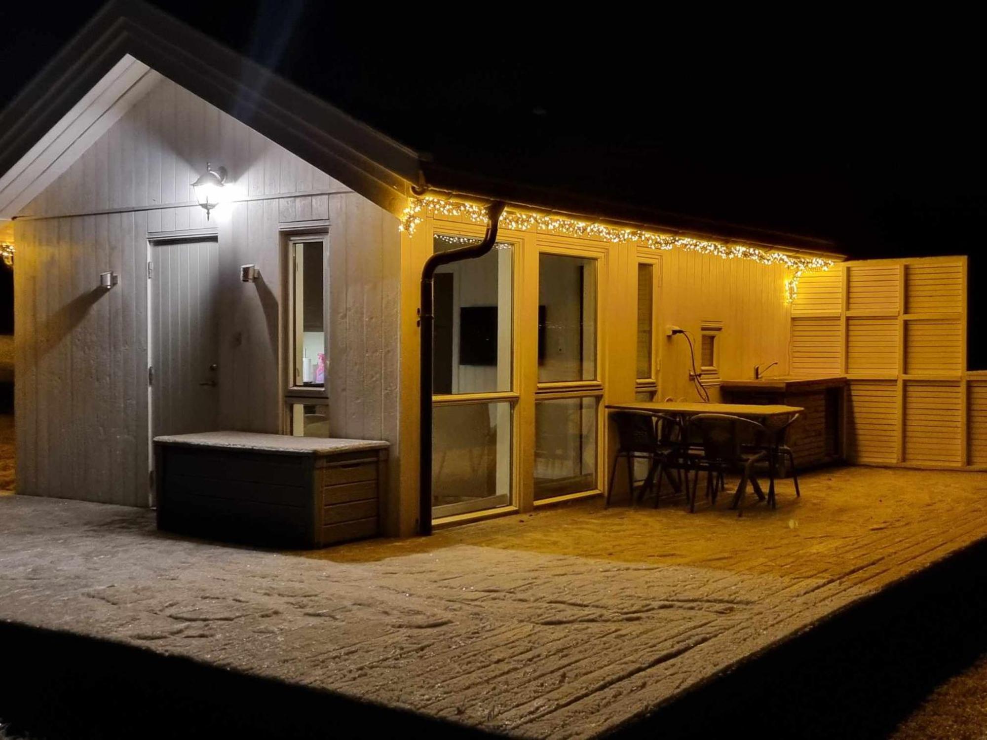 Feriehus Ved Sjoen Tomra Exteriér fotografie